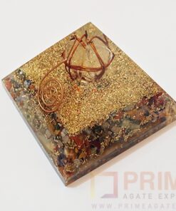MixStonesCopperLayerOrgonePyramid-WithCrystalPoint