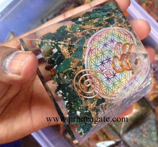 Orgone-Blood-Stone-Flower-Of-Life-Pyramid-With-Charge-Crystal-Point